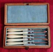Dental scaling set