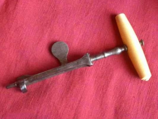 Simpsons Patent Tooth Extractor