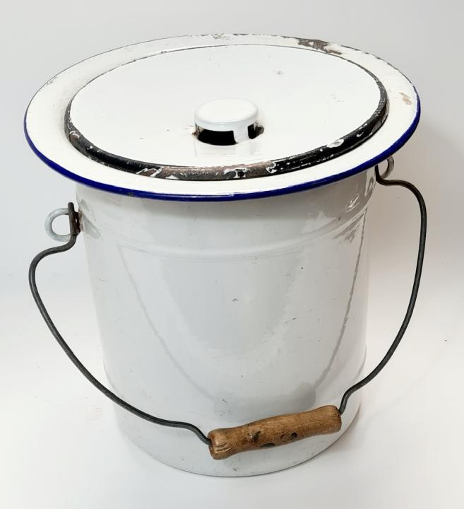 Enamelled Slop Bucket With Strainer CURIOUS SCIENCE