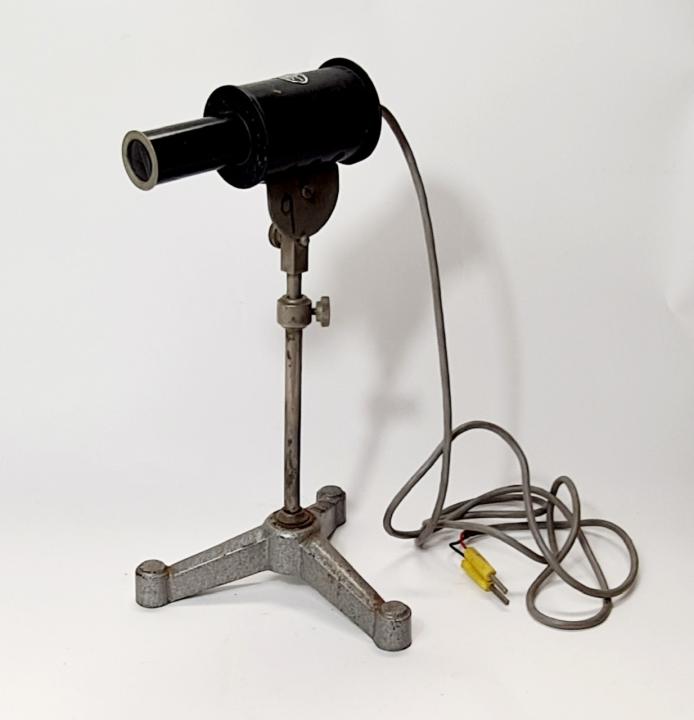 Adjustable Laboratory Light | CURIOUS SCIENCE