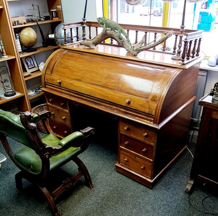 Roll Top Desk 