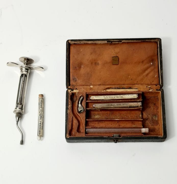 Antique Cased Dental Syringe Set | CURIOUS SCIENCE