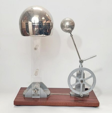 Van De Graaff Electrostatic Generator